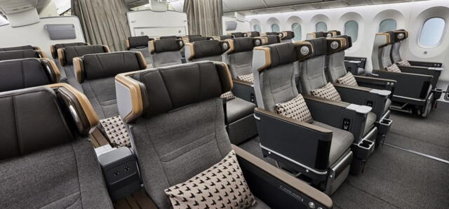 Premium Economy: Vyplatí se připlatit za pohodlnější let?